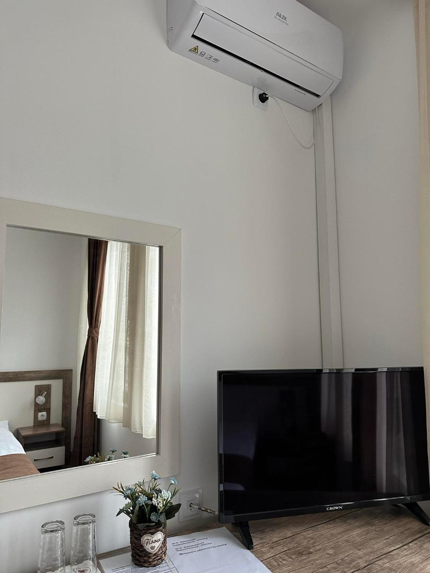 Бялата Къща Hotel Chakalarovo Ngoại thất bức ảnh