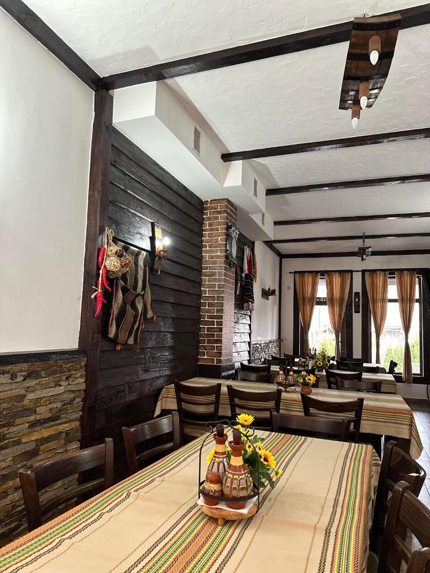 Бялата Къща Hotel Chakalarovo Ngoại thất bức ảnh